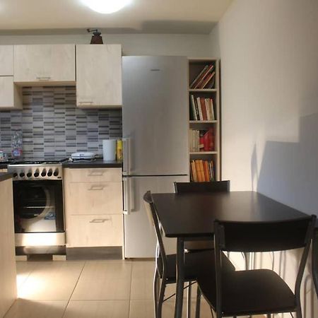 Green Garden Apartment Ingyenes Zart Parkoloval 塞格德 外观 照片