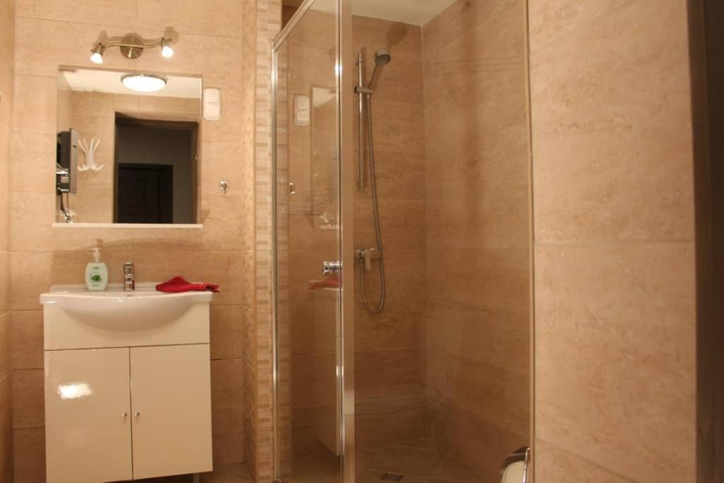 Green Garden Apartment Ingyenes Zart Parkoloval 塞格德 外观 照片