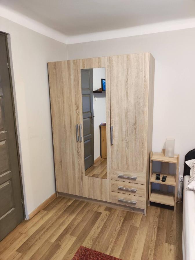 Green Garden Apartment Ingyenes Zart Parkoloval 塞格德 外观 照片